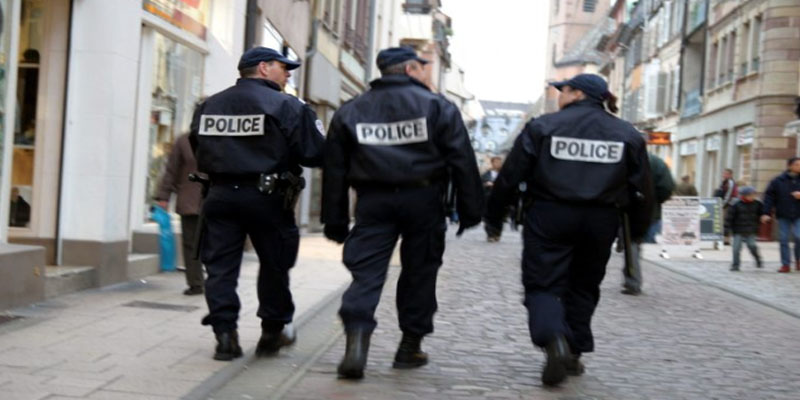 الشرطة الفرنسية تطلق النار على مسلح هددهم بسكين في ليون